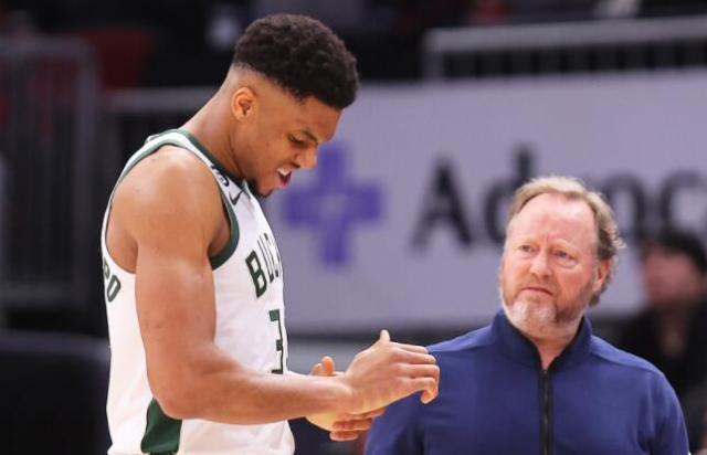 开云中国官网-字母哥谈争冠四大对手：米德尔顿复苏不能保证夺冠